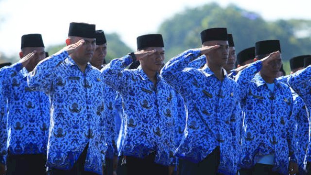 Sah! Jokowi Naikkan Gaji ASN dan PNS 8% Tahun Depan