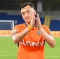  Mesut Oezil Umumkan Resmi  Pensiun dari Sepak Bola 