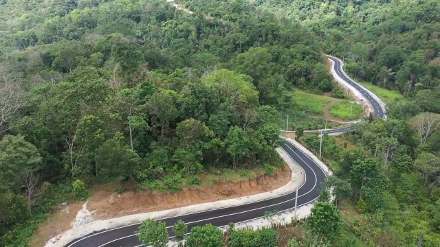 Pembangunan jalan ruas Takkalasi - Bainange - Lawo.