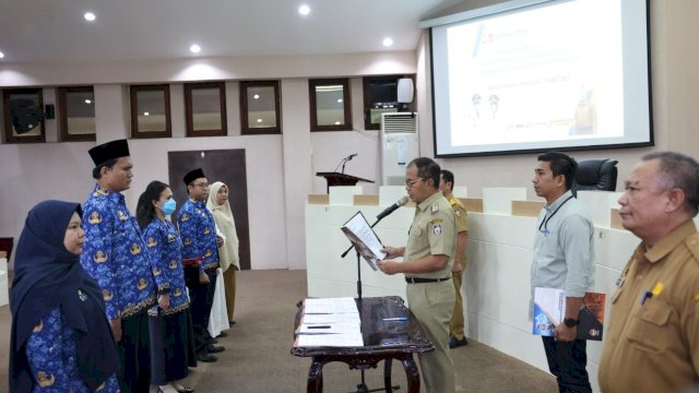 Wali Kota Makassar Danny Pomanto Pengambilan Sumpah/Janji PNS Lingkup Pemerintah Kota Makassar Tahun 2023 Dirangkaikan Penyerahan SK PNS Formasi 2021 di Balaikota, Senin, (27/03/2023). (Ist)