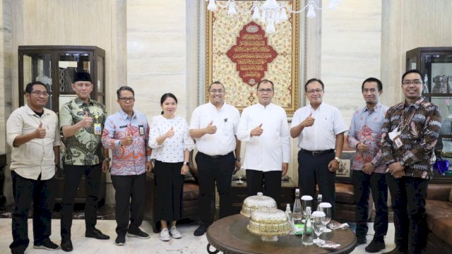 Wali Kota Danny Pomanto saat menerima Tim Penilai dari Bappenas/Ist