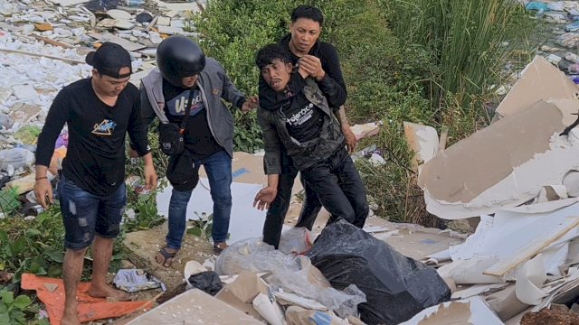 Pelaku spesialis pembobol sekolah saat diamankan polisi/Ist