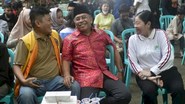 Keakraban IAS dan musisi Makassar.