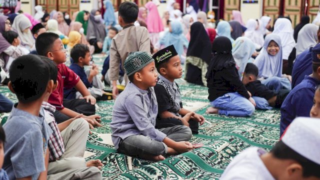 Tim Penggerak PKK Provinsi Sulawesi Selatan menggelar Kajian Ramadan Bersama Anak-anak Andalan, di Baruga Karaeng Pattingalloang, Rumah Jabatan Gubernur, Minggu, 2 April 2023.