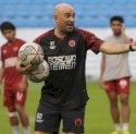 Akumulasi Kartu Kuning, Bernardo Tavares Dipastikan Absen Dampingi PSM Kontra PSIS Semarang 