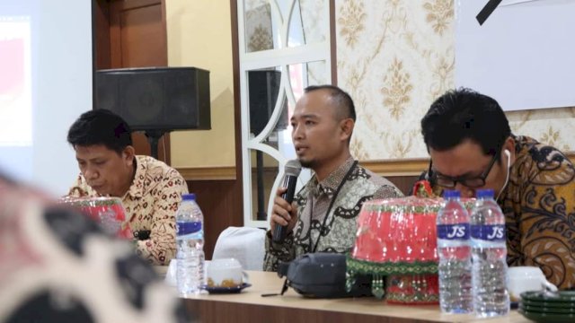 Suasana rapat pleno KPU Jeneponto dan Bawaslu. Foto: ist