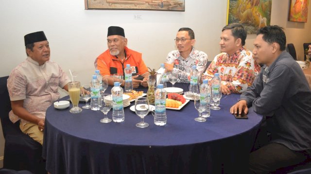 Ketua DPW Partai Keadilan  Sejahtera (PKS) Sulsel, HM Amri Arsyid menemui Bupati Soppeng, Andi Kaswadi Razak di Hotel Aryaduta Makassar/Ist