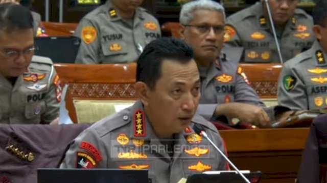 Kapolri Jenderal Listyo Sigit Prabowo dalam Rapat Kerja (Raker) bersama Komisi III DPR RI, di Komplek Parlemen, Senayan, Jakarta, pada Rabu, 12 April 2023.