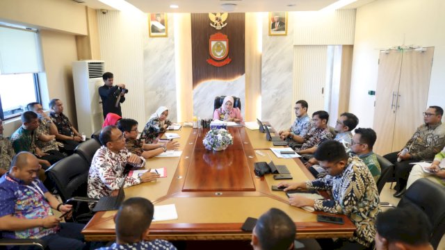 Wakil Wali Kota Makassar Fatmawati Rusdi Pimpin Rapat Rakor efektivitas penyelenggaraan dan pengawasan perizinan dan non perizinan. Foto: dok 