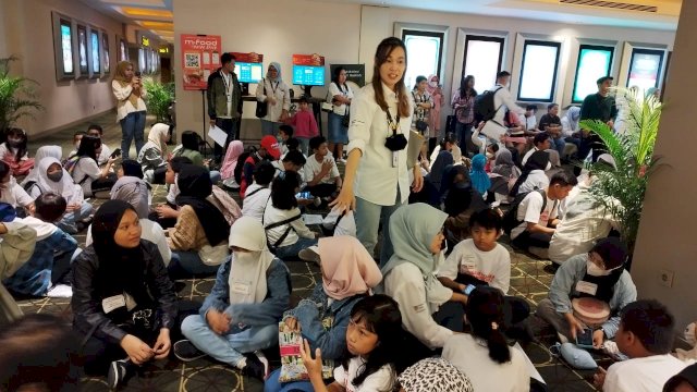 Ajarkan Murid Berbagi, Briton English Education Undang Anak Panti Nonton dan Bukber