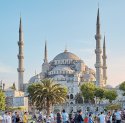 Berdiri Sejak Era Ottoman, Masjid Biru Istanbul Dibuka Sepenuhnya di Hari Idulfitri