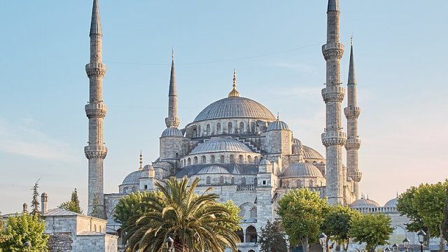 Berdiri Sejak Era Ottoman, Masjid Biru Istanbul Dibuka Sepenuhnya di Hari Idulfitri