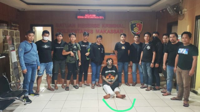 Pelaku begal sadis yang menyasar pemudik saat diamankan Unit Anti Kejahatan dan Kekerasan (Jatanras) Satreskrim Polrestabes Makassar/Ist