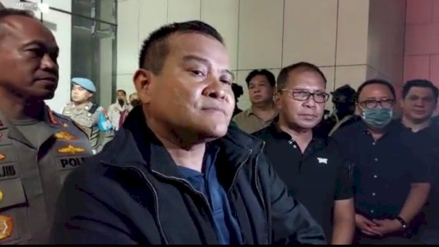 Kapolda Sulsel, Setyo Boedi Moempoeni Harso saat memberi keterangan kepada awak media pasca evakuasi korban kebakaran di TSM Makassar/Ist