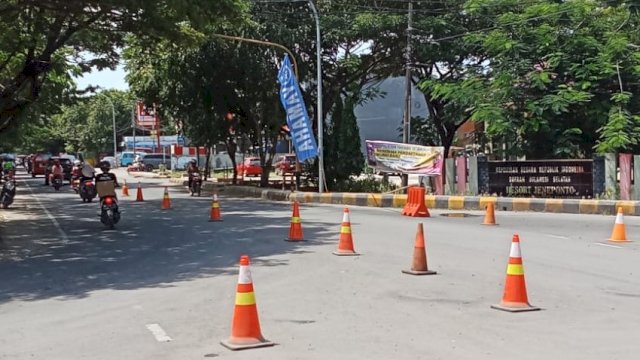 Ada Olah TKP, Arus Jalan Sekitar Mako Polres Jeneponto Ditutup Sementara
