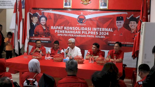 Perdana, Ganjar Pranowo Konsolidasi dengan PDIP Sulsel, Minta Dukungan Warga di Pilpres 2024