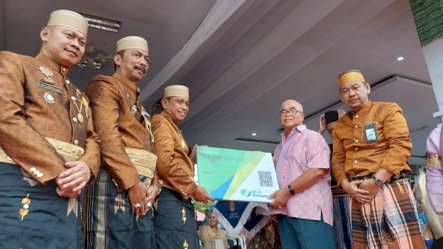Bupati Wajo Bersama BPJS Ketenagakerjaan Beri Pelindungan Jamsostek ke Pekerja Sosial Keagamaan 