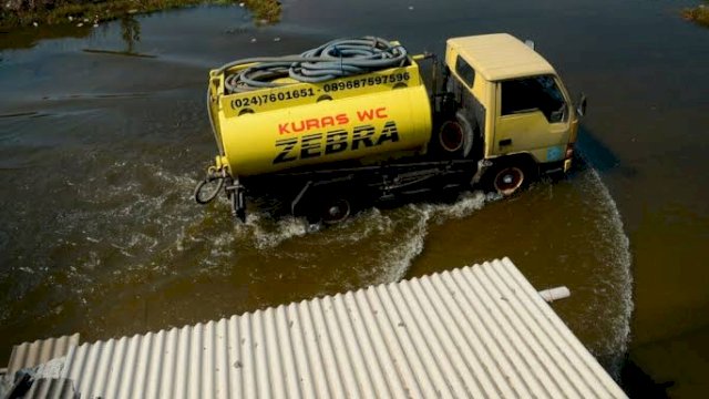 Pemilik Truk Tinja Kena Denda Rp 5 Juta Gegara Buang limbah Sembarangan 