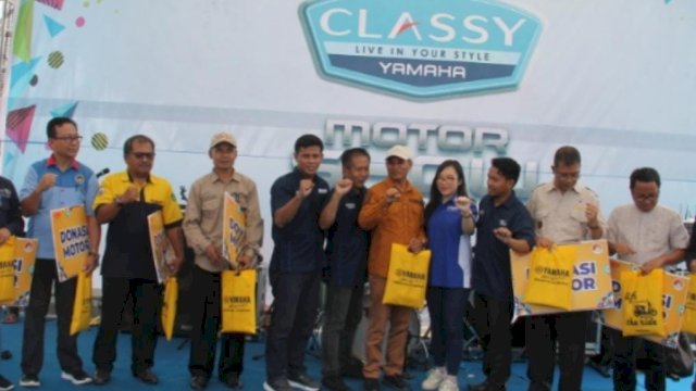Roadshow Classy Motor Show, SJAM Bagi-bagi Donasi di Empat Kabupaten yang Dikunjunginya