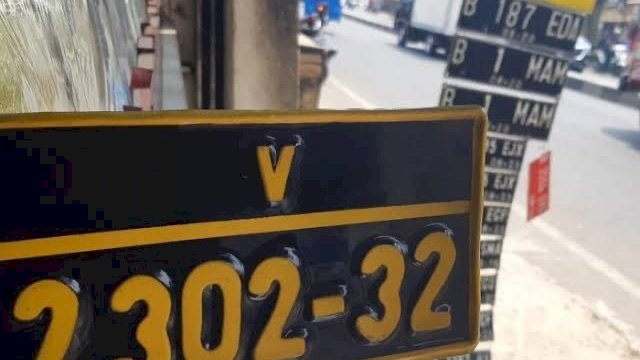 Ingin Berkendara Bebas, Pria di Jakarta Nekat Pakai Pelat Mobil Dinas Polisi Palsu 