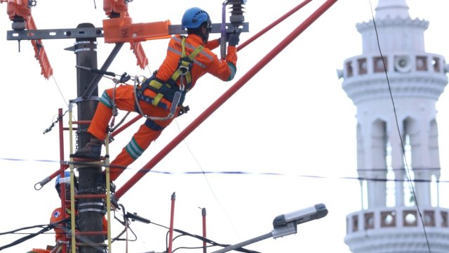 Hadapi Cuaca Ekstrim, PLN Imbau Waspada Penggunaan Listrik