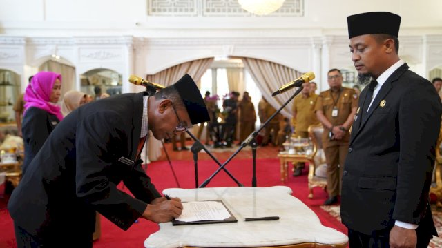 Lantik 10 Pejabat Eselon, Gubernur Sulsel: Semoga Amanah