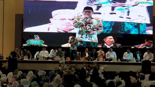 Cak Iming Hadiri Haul Akbar X AG. KH Muh Harisah di Makassar