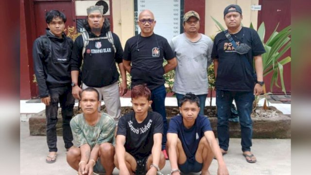 Tiga pelaku aksi pencurian kendaraan bermotor saat diamankan pihak kepolisian/Ist