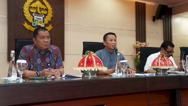 Rapat persiapan Hari Jadi Sulsel, di Ruang Pola, Kantor Gubernur Sulsel, Jumat, 26 Mei 2023