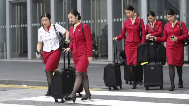 Tiga Pramugari Internasional Dipecat Gegara Olok-olok Penumpang Tak Bisa Berbahasa Inggris