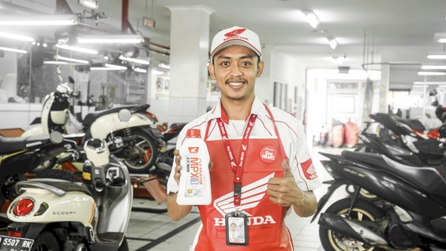 Hati-hati Penipuan, Pengguna Harus Tau Cara Bedakan Oli Motor yang Asli dan Palsu