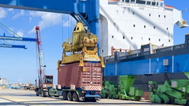 Bongkar Muat Barang Tingkatkan Capaian Pelindo, Kuartal I Naik 168,24%
