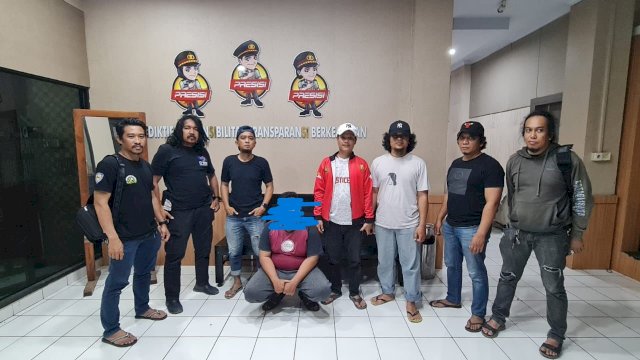Pelaku MS saat diamankan aparat kepolisian/Ist