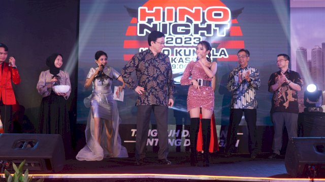 Ghea Youbi Meriahkan Malam Bertabur Hadiah Persembahan Hino Kumala