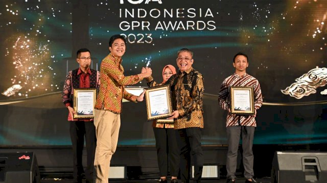Beni Iskandar Raih Penghargaan Pimpinan Terpopuler dari Humas Indonesia 