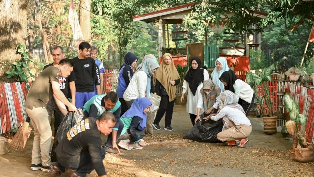 Hari Lingkungan Hidup, PDAM Bersih-bersih Saluran Air di Panaikang 