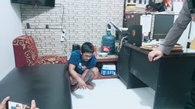  Iccang (35) diciduk polisi usai berbuat onar dengan melempari rumah warga dengan batu/Ist