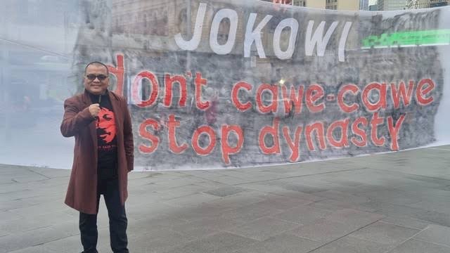 Denny Indrayana Demo Jokowi di Australia Soal Cawe-cawe Pemilu 