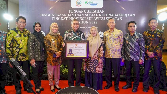 Berikan Jaminan Perlindungan BPJS Ketenagakerjaan, Taufan Pawe Diganjar Penghargaan Paritrana