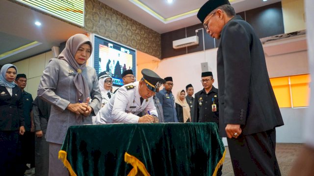 Lantik Pejabat, Taufan Pawe : Organisasi Pemerintahan Butuhkan Penyegaran Aparatur