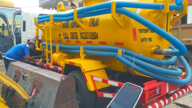 DLH Parepare Sedia Mobil Sedot Lumpur dan Tinja