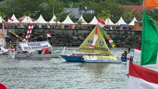 Pembukaan Festival Salo Karajae, Bappeda Tampilkan Lomba Perahu Hias Kearifan Lokal  