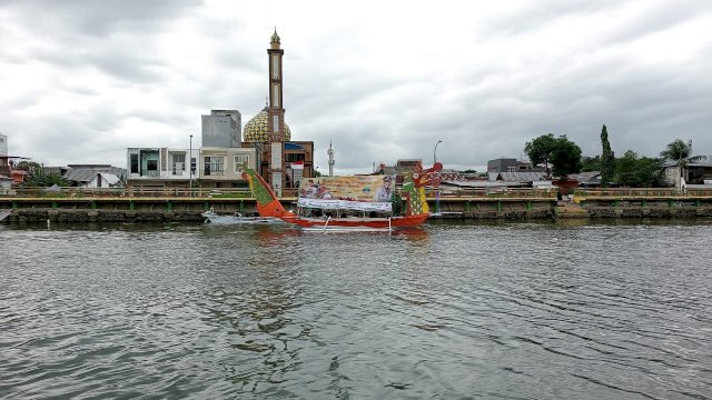 Lomba Perahu Hias Tingkat SKPD di Festival Salo Karajae Dimenangkan Disdikbud  