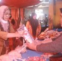 Pedagang Ayam dan Daging Parepare Terima Pisau Jagal dari Pemkot Parepare 