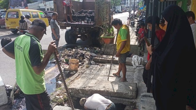Kolaborasi DLH Parepare dan Kelurahan Lakessi Gelar Pembersihan Lingkungan Pasar