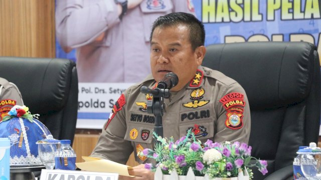 Kapolda Sulsel, Irjen Pol Setyo Boedi Moempoeni saat menggelar ekspos di Aula Ditlantas Polda Sulsel, Senin (24/7/2023) sore/Ist