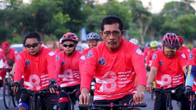 Peringati HUT Kemenkumham ke-78, Liberti Sitinjak Gelar Sepeda Santai Bersama Pegawai
