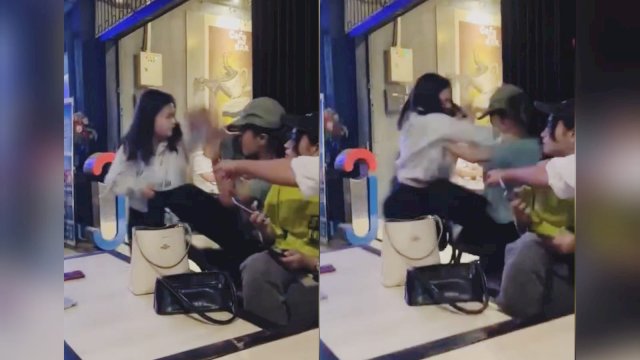 Tangkapan layar aksi perkelahian dua orang wanita di Kota Makassar/Int