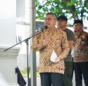 Taufan Pawe Minta Camat Lurah Kawal Kebijakan Penyaluran Beras Rastra