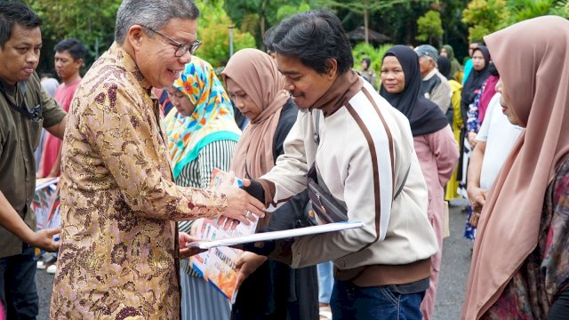 Taufan Lepas Bantuan Beras Peduli Untuk 1.820 KPM dan OYPMK Kota Parepare